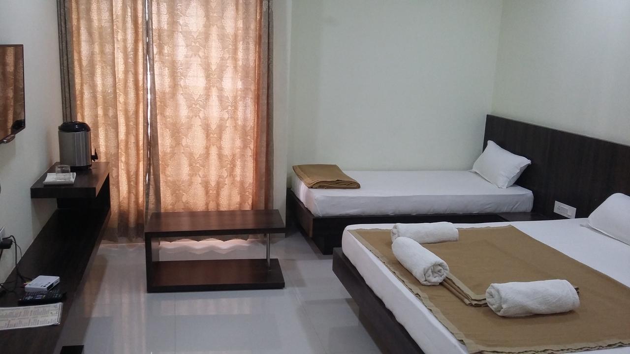 Hotel Casa Green Shirdi Exterior photo