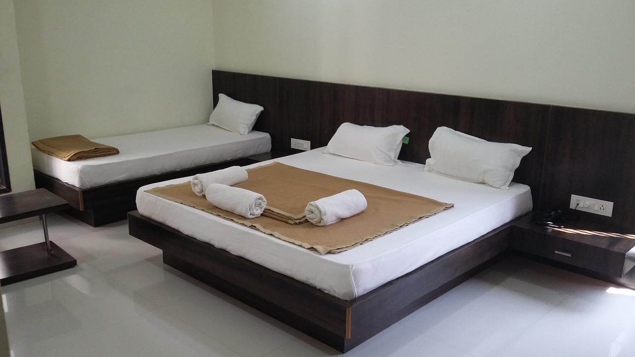 Hotel Casa Green Shirdi Exterior photo