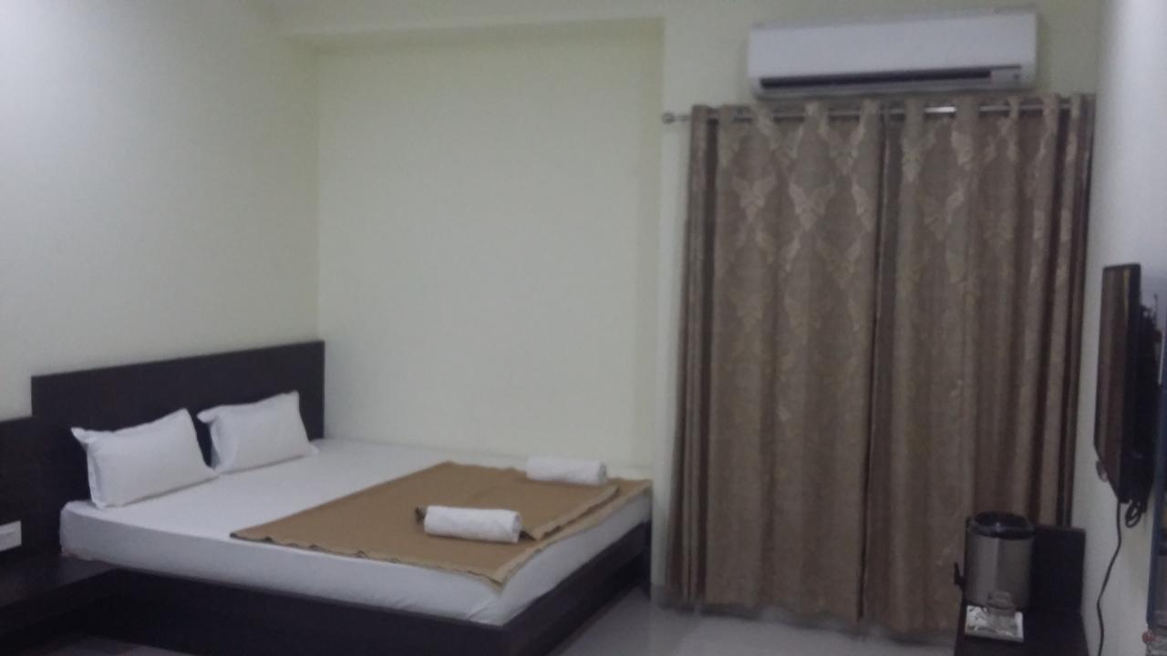 Hotel Casa Green Shirdi Exterior photo