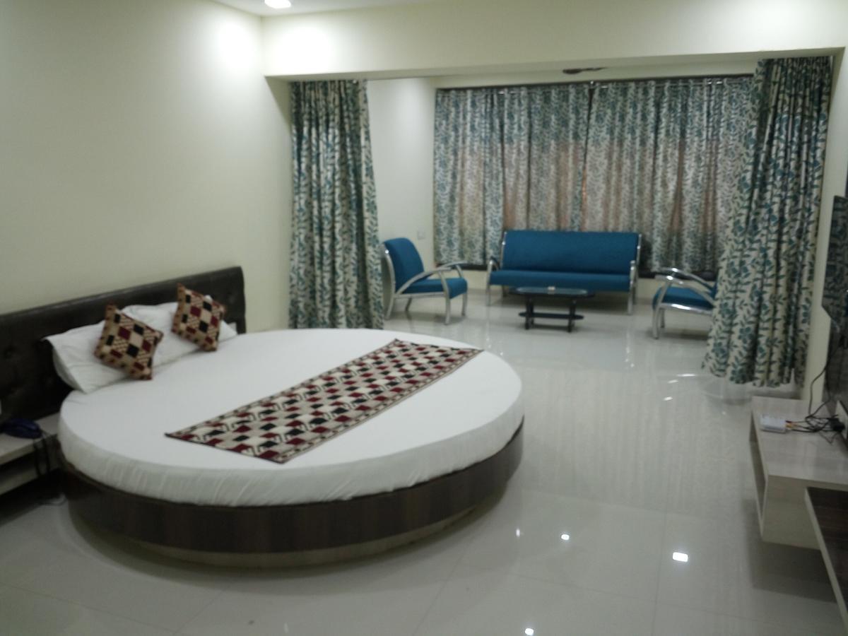 Hotel Casa Green Shirdi Exterior photo