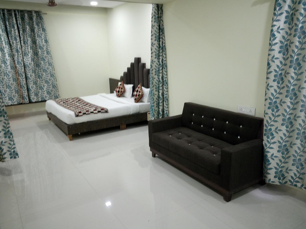 Hotel Casa Green Shirdi Exterior photo